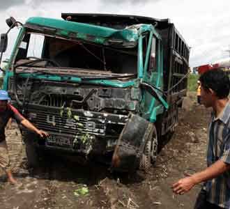 Pencuri Truk Tronton Dibekuk