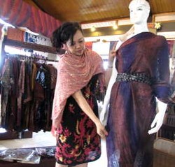 8 Kota Siap Pamerkan Batik di Gelar Batik Jabar 2010