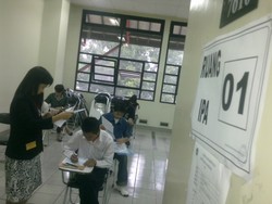 1.000 Peserta Tak Hadir Saat Ujian Pertama