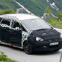 Hyundai Tes Mobil MPV Baru