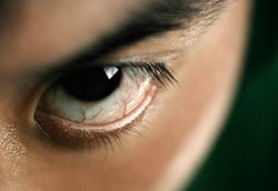 Mata Cokelat Lebih Berkarakter Dibanding Mata Biru