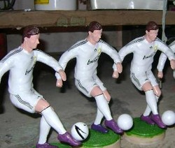 Piala Dunia, Miniatur Pemain Bola Laris Manis
