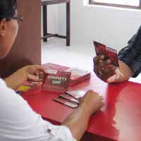 Telkomsel Coba Ubah Image Mahal dengan BBM