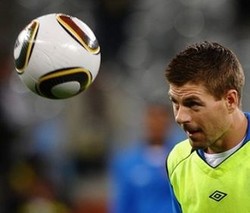 Gerrard Ingin Menyerang & Cetak Gol Lagi