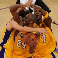 Lakers, Back to Back dan Titel Nomor 16