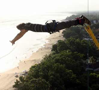 Ekstrim Bungy Jump di Kuta