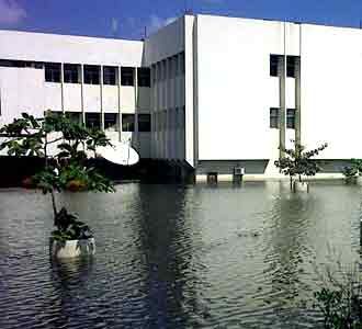 Kantor Bea Cukai Jateng-DIY Terendam Rob