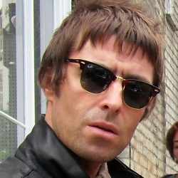 Liam Gallagher Segera Tulis Kenangan Tentang Oasis