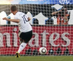 Podolski Kecewakan Loew