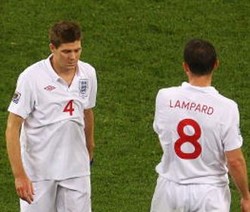 Tiga Singa Dihadang Rekor Buruk