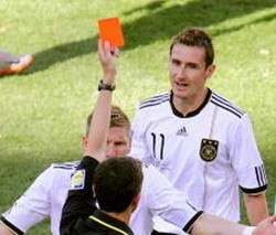 Klose Tak Seharusnya Dikartu Merah