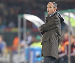 Kamerun Tersingkir, Le Guen Belum Mau Minggir