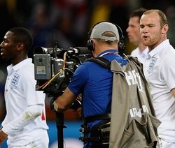 Sindir Fans, Rooney Minta Maaf