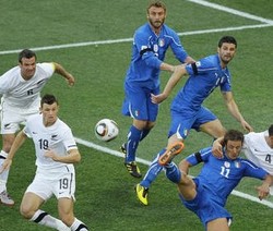 Italia Kembali Petik Hasil Seri