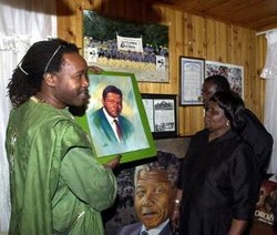 Bertamu ke Rumah Nelson Mandela