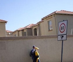 Yang Mulus yang Penuh Jebakan 