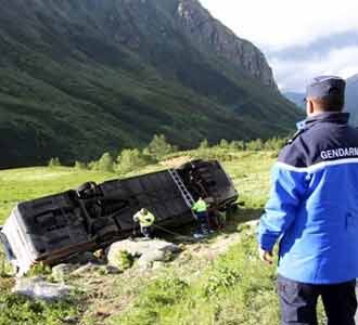 Bus Jatuh di Pegunungan 2 Orang Tewas