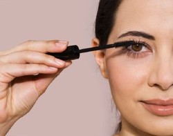 Cara Tepat Menggunakan Maskara