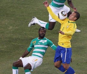 Fabiano Akui Bola Kena Tangannya