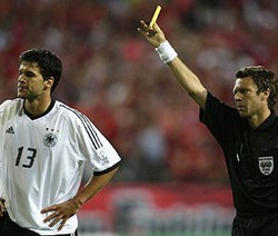 FIFA Ubah Peraturan Kartu untuk Final