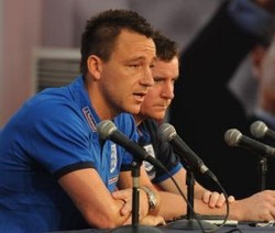 Terry Bantah Ada Perpecahan di Tim Inggris
