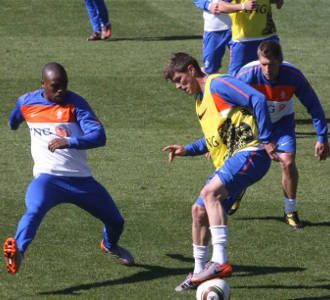 Mengintip Latihan Singa Oranye 
