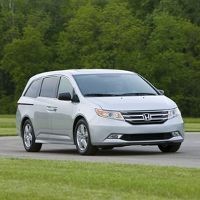 Honda Odyssey Eksklusif dengan Sliding Door