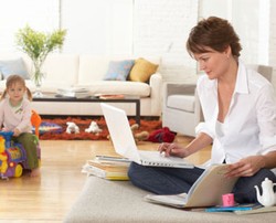 Awas Keluarga Terbengkalai Karena Sibuk Internetan