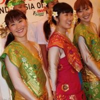 Pemain Akrabi Baju Tradisional & Batik