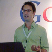 Saat Yahoo Melokal, Google Mengglobal