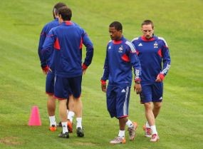 Prancis Kisruh, Sponsor Meragu