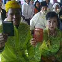 50 Pasang Warga Kenjeran Nikah Massal