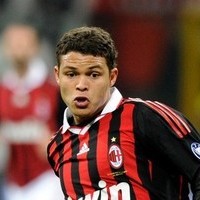 Thiago Silva Ingin di Milan Sampai Tua