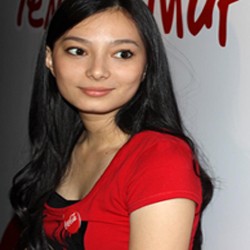 Asmirandah Ingin Cari Cowok Bermata Biru