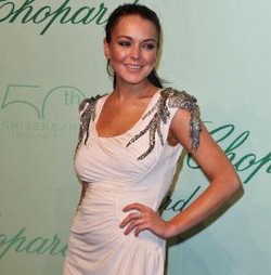 Jadi Bintang Iklan Tas, Lindsay Lohan Siap Bugil