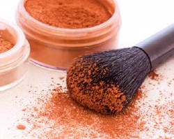 Cantik Alami Dengan Make-up Mineral