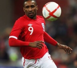 Inggris Mainkan Defoe