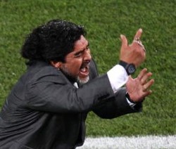 Cara Si Boncel Membungkam Pengkritiknya 