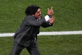 Cara Si Boncel Membungkam Pengkritiknya 