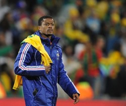 Soal Bencana Prancis, Evra Siap Blak-blakan