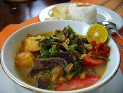 Soto Tangkar, si Jadoel yang Enak!
