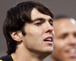 Nenek Kaka Kesal Cucunya Dikartu Merah