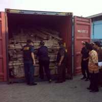 Penyelundupan 5 Kontainer Kayu ke Cina Digagalkan