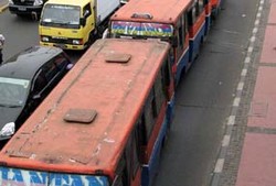 YLKI: Peremajaan Metro Mini Lebih Penting Dari Pembatasan Penumpang