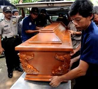 Jenazah Yuli Harsono Tiba di RS Polri