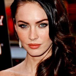 Megan Fox Incar Peran Superhero Lesbian