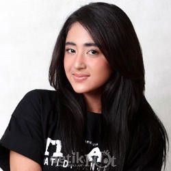 Mau Jenguk Ariel, Dewi Persik Nyasar