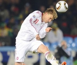 Samurai Biru Waspadai Bola Atas