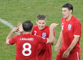 Gerrard Puji Semangat Juang Inggris