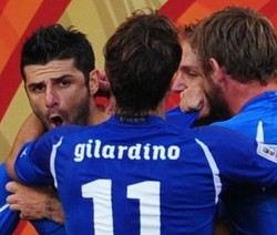 Italia Akrab dengan Api